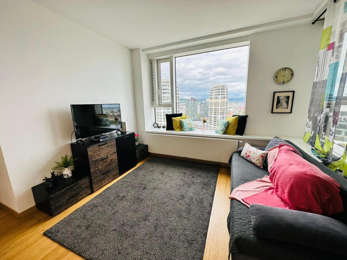 Apartments In Panorama City On 25Th Floor - Amazing View Close To Old Town Bratislava Exterior foto